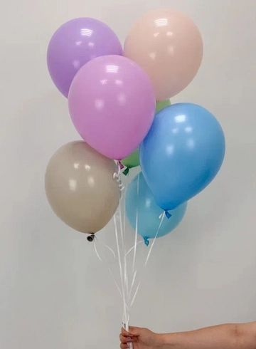 Композиция из латексных шаров «Радужное настроение» от интернет-магазина цветов в 