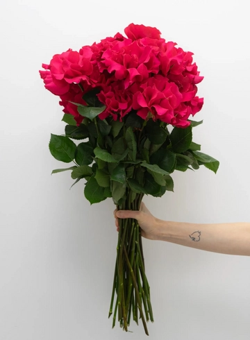 Букет: «Малиновый поцелуй» от интернет-магазина цветов в 