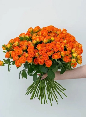 Букет: «Оранжевая кустовая роза 51» от интернет-магазина цветов в 